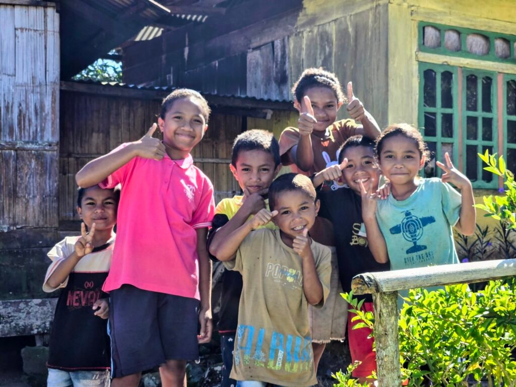 Anak-anak dari Kampung Wakos